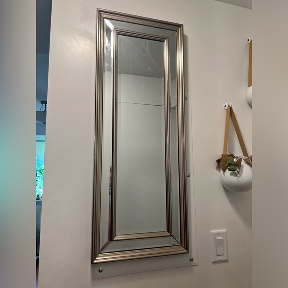 Mirror - Picture 1 of 14